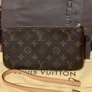 Louis Vuitton POCHETTE ACCESSORIES NM